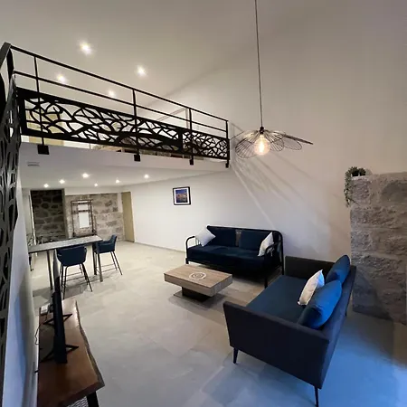 - Les Orangers De *