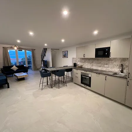 Les Orangers * 芒通